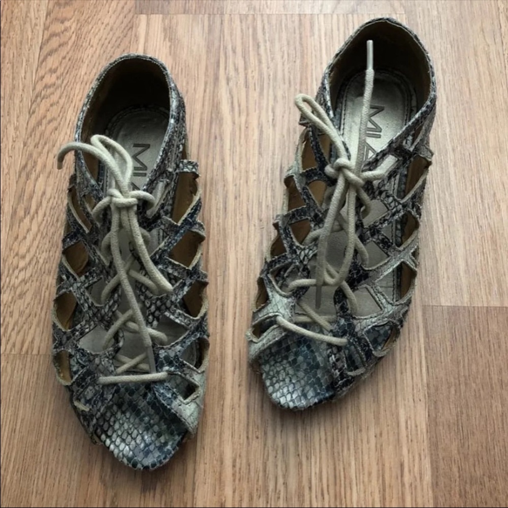Women’s cut out sandals